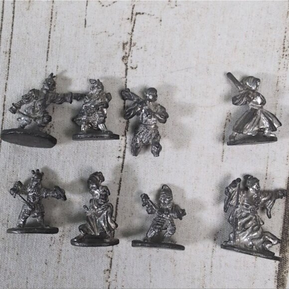 Other - Lot Of 8 Metal Fantasy RPG Mini Figures